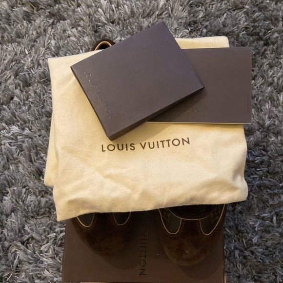 Louis Vuitton Sneakers - Picture 5 of 15